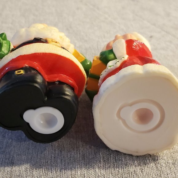 Hallmark Santa and Mrs., Claus Salt & Pepper Shakers - Picture 5 of 6